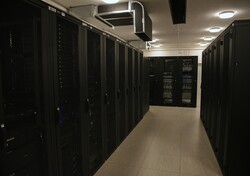 Foto. 1 Centrum Przetwarzania Danych Centrum Komputerowego Uniwersytetu Zielonog&oacute;rskiego